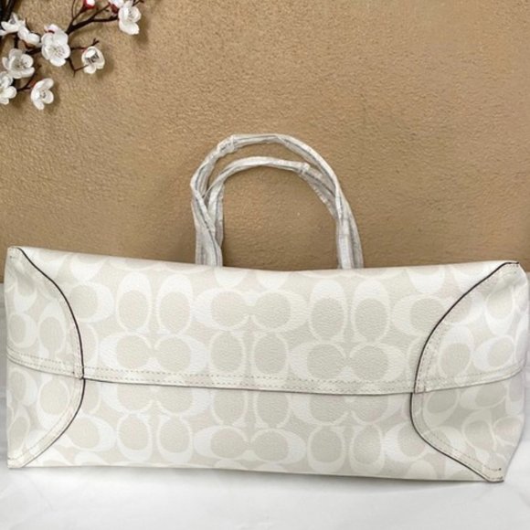 coach city tote with signature - Picture 3 of 7